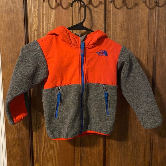 The North Face Kids Jacket - Picture 1 of 3